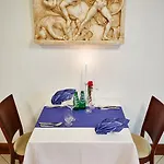 Hotel Santorini 3*