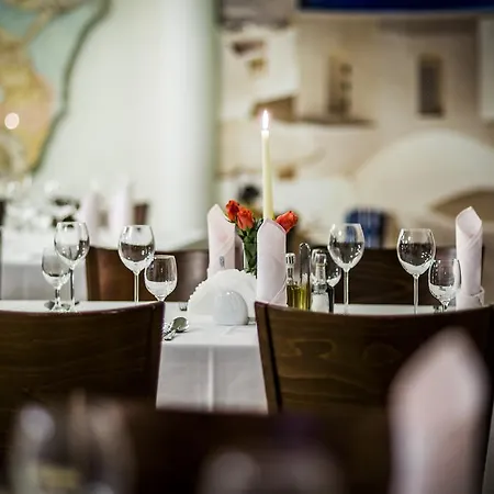 Hotel Santorini 3*