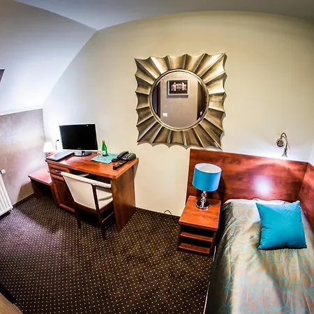 Hotel Santorini 3*